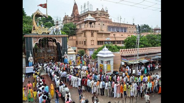 அற்பமான செயல் அற்பமான செயல்