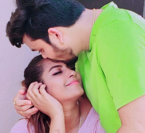 காதலித்து திருமணம் காதலித்து திருமணம்