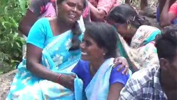 4 போலீசார் மீது வழக்குப்பதிவு 4 போலீசார் மீது வழக்குப்பதிவு