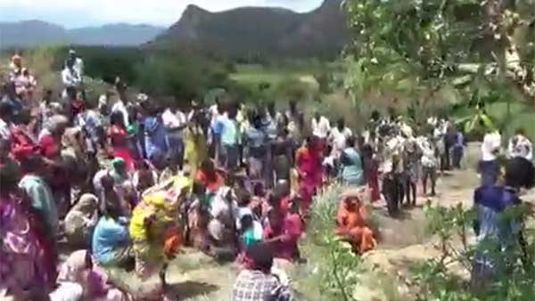 கிராம மக்கள் போராட்டம் கிராம மக்கள் போராட்டம்
