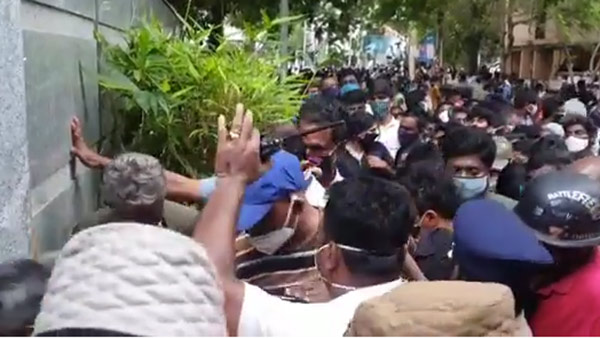 SP Balasubramaniam died People paid tearful tributes 