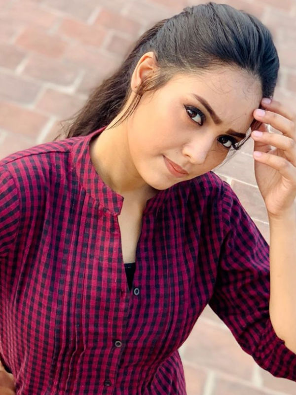  சிக்கன் கொடுத்தா ஜனனிக்குப் பிடிக்கும்