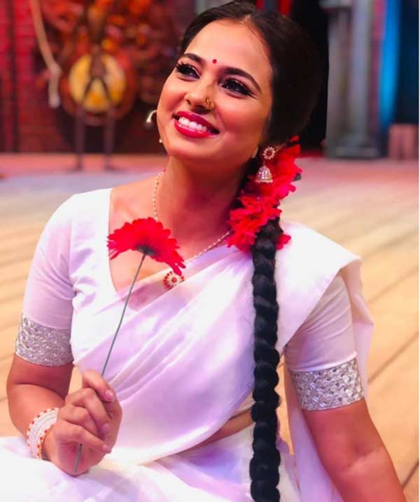 மலர்ந்து விரிந்த பூ