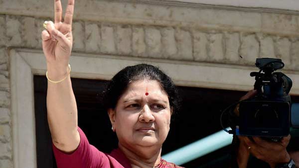 அதிமுகவில் சசிகலா? 
