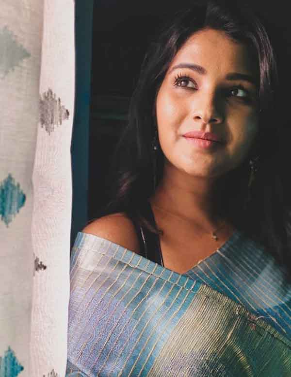 அடங்கிப் போகும் மருமகள்