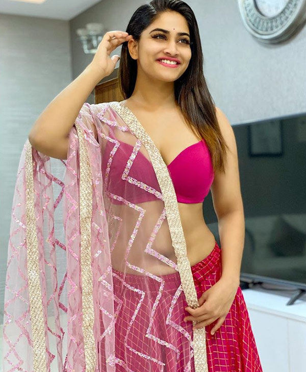 ஷிவானியும் ரம்யாவும்