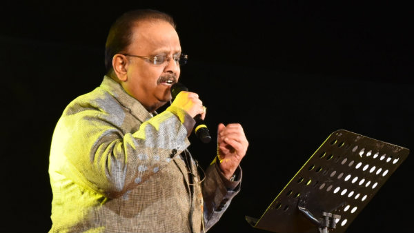 மாயக்குரலோன் 