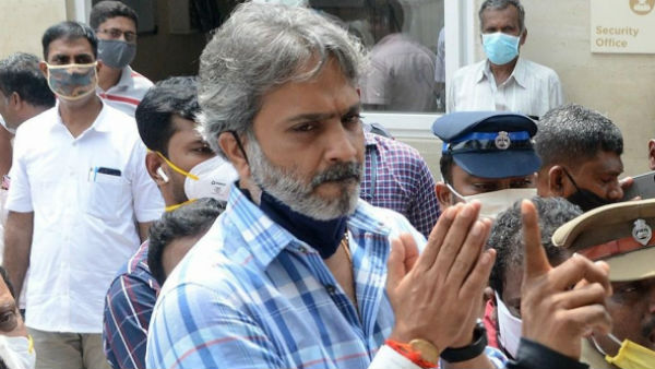 அரசிடம் உதவி கேட்டேன் அரசிடம் உதவி கேட்டேன்