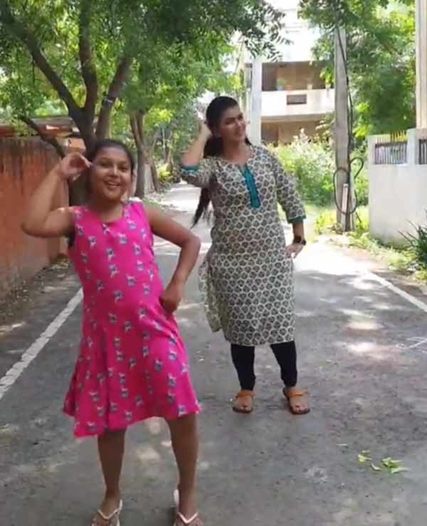 குட்டிப் பாப்பா டான்ஸ்