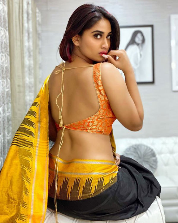  டோன்ட் கேர் ஷிவானி