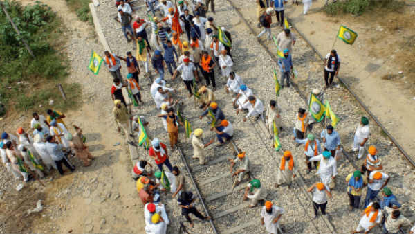 அத்தியாவசிய பொருட்கள் 