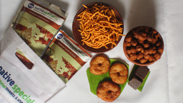 Tamil Nadu Youth Group delivering Tamil Nadu traditional food 