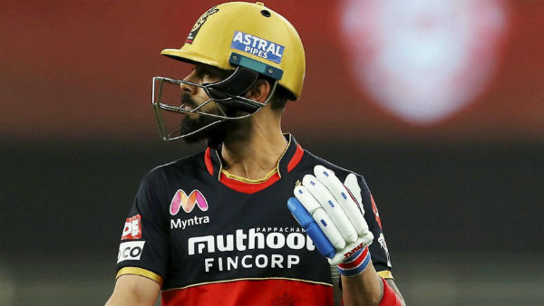 அனுஷ்கா பந்து போட்ட வீடியோ அனுஷ்கா பந்து போட்ட வீடியோ