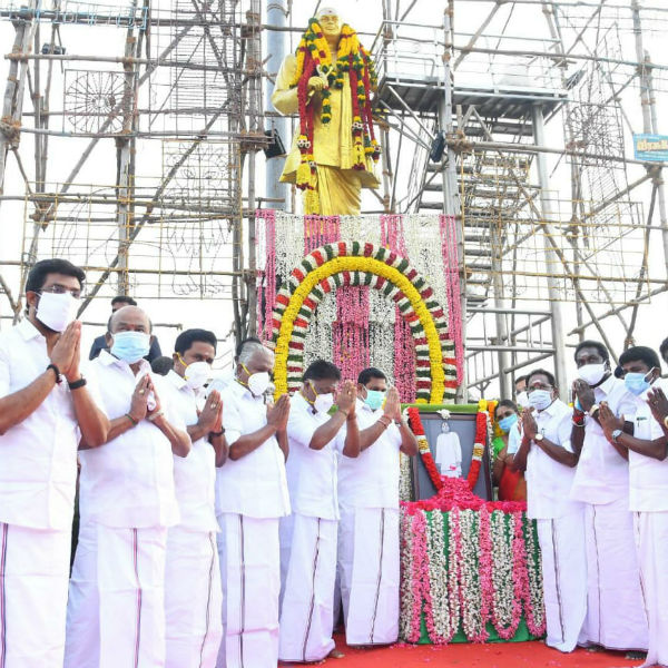 Edappadi Palaniswami paid tribute at Muthuramalinga Thevar Memorial 