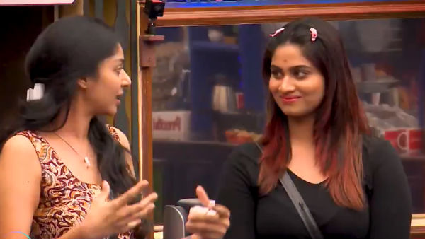 மனதை பிழியும் ஷிவானி மனதை பிழியும் ஷிவானி