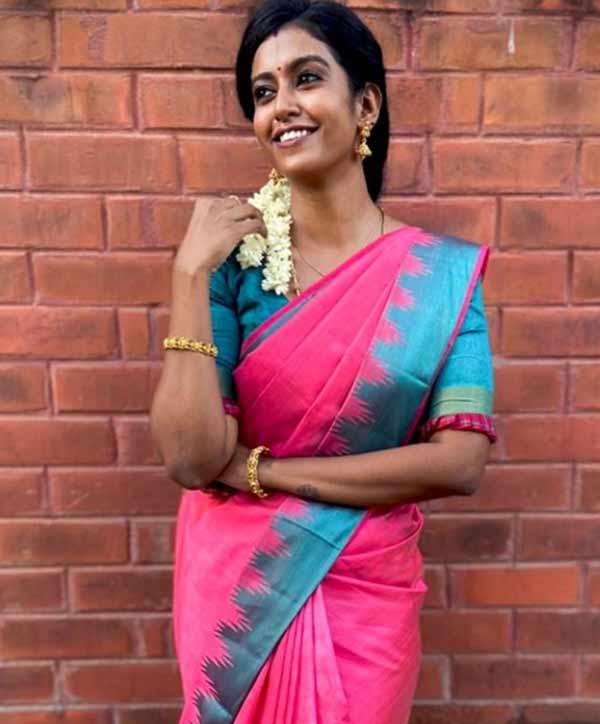 பேக்கைத் திறந்து பார்த்தா