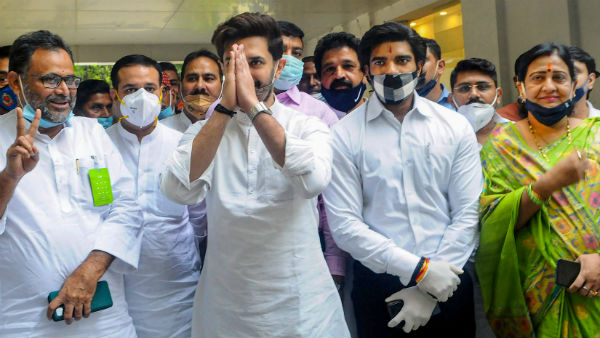 2 வாகனங்கள் 