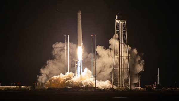 விண்வெளி நிலையம் 