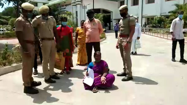 Woman stage protest in Coimbatore collector office 