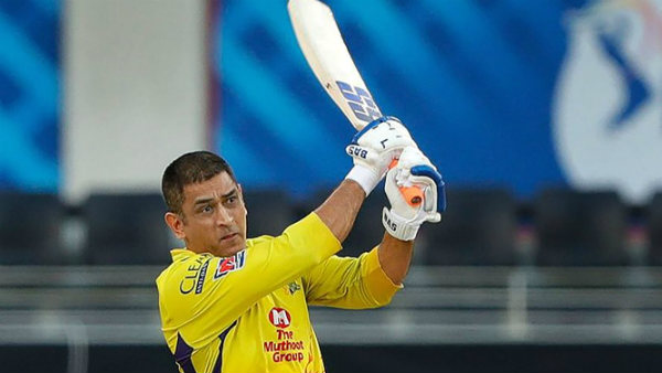 தோனி மோசமான அவுட் 