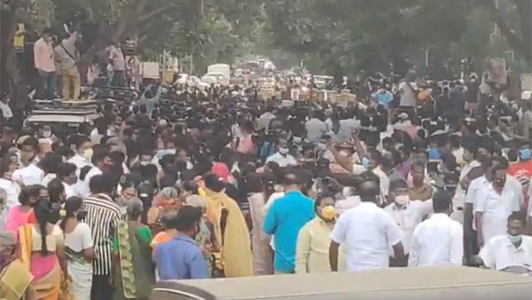 போக்குவரத்து நெரிசல் போக்குவரத்து நெரிசல்