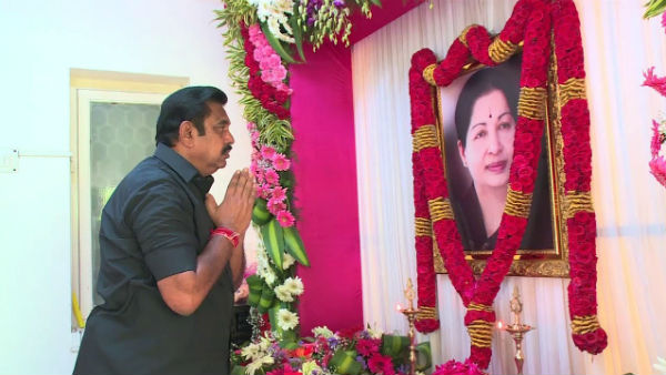 திமுக, அதிமுக இரு கட்சிகள் 