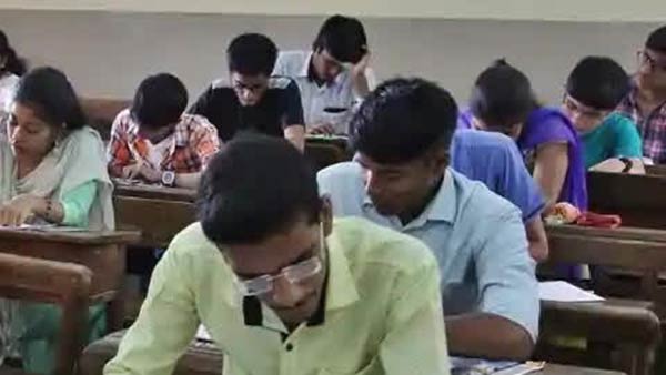 இந்தி தேர்வு கட்டாயம் 