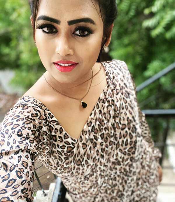 பரீனா ஆசாத்