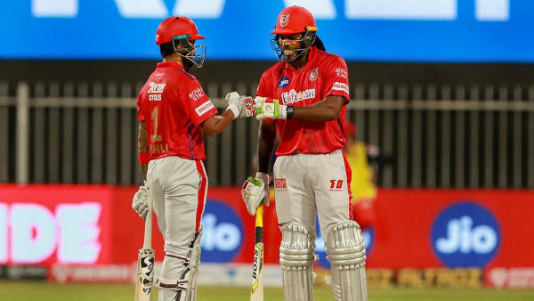 வெளுத்தெடுத்த கெய்ல் 