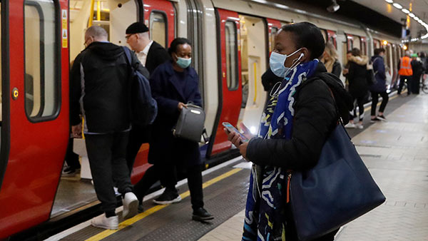 இங்கிலாந்தில் முதலிடம் 