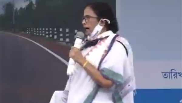 பெண் எம்பிக்கள் மீது தாக்குதல் 