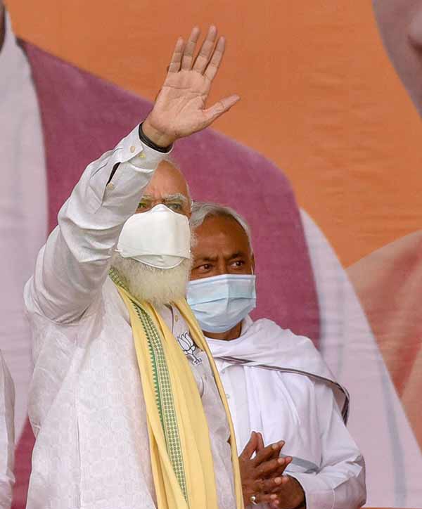 மோடியை நம்பி நிதிஷ் குமார் 