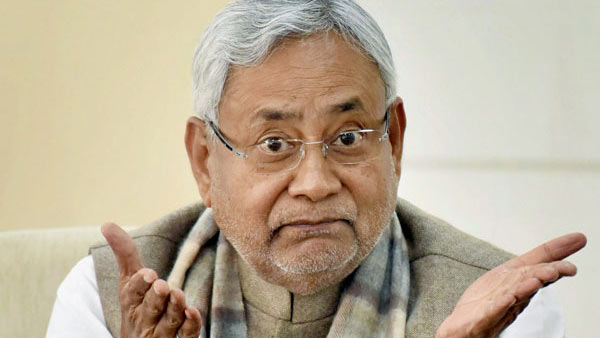 2-வது முறையாக நிதிஷ் முதல்வர் 