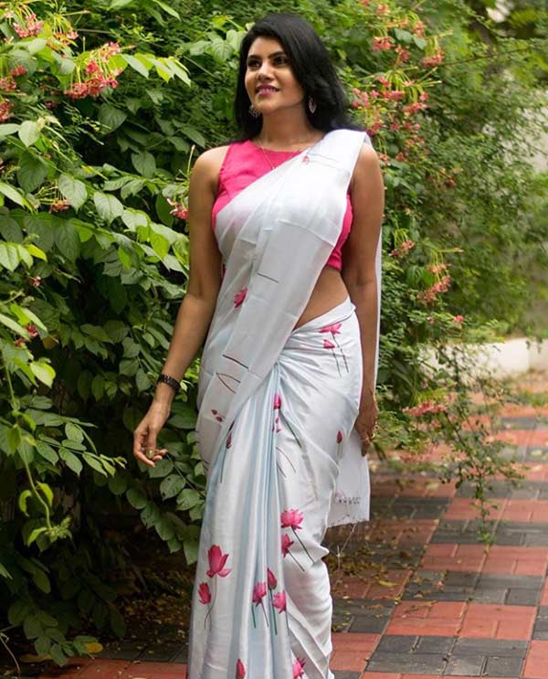 எடுப்பான இடுப்பழகு