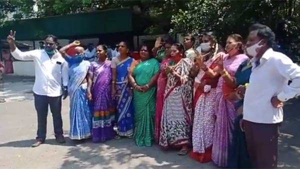 அதிருப்தியில் தொண்டர்கள் 