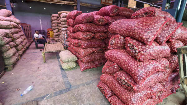 Centre offers buffer stock onion to states to check rising prices: Consumer Affairs Secy 