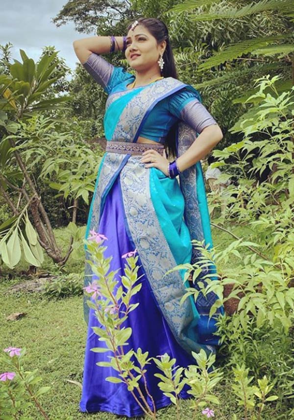 வழியும் ரசிகர்கள்