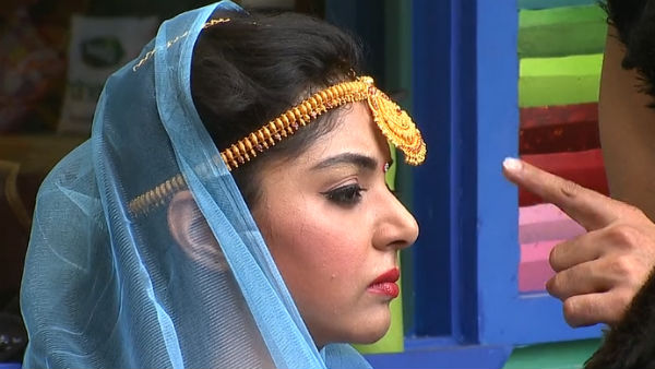  சிலையாக மாறிய போட்டியாளர்கள்