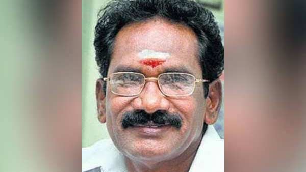 அம்மாவை பார்த்து 