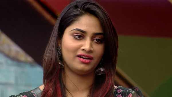  விடாதே ஷிவானி விடாதே