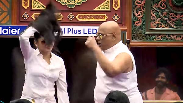 அவர் பார்க்கிறார்ப்பா