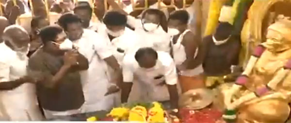 அமமுக தொண்டர்கள் அமமுக தொண்டர்கள்