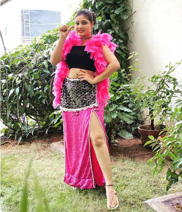  ஜூம் போட்டு ரசிப்போம்ல