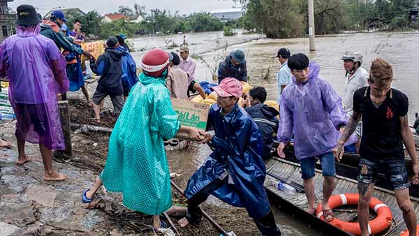 Typhoon Molave hits Vietnam, landslides leave 35 dead
