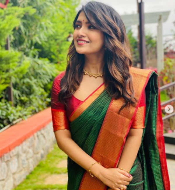  சத்யாவின் ரசிகர்கள்