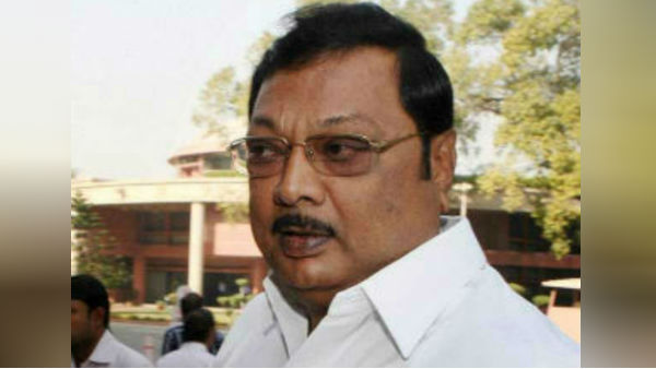 எதுவும் செய்யாதீங்க.. 