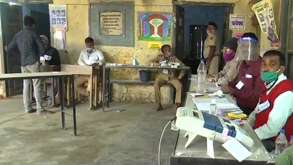 பிரபலமான வேட்பாளர்கள் 