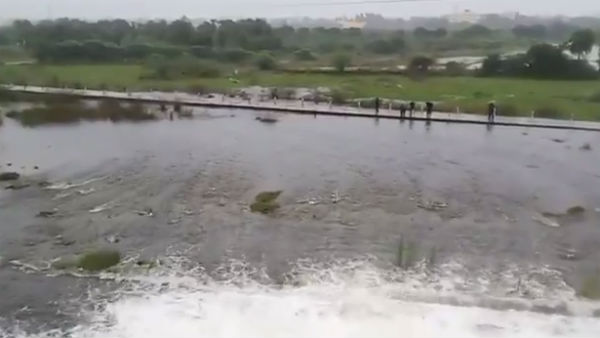 சின்ன வெள்ளம் சின்ன வெள்ளம்