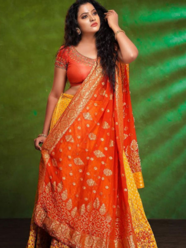 வெட்கிச் சிரித்த முல்லை