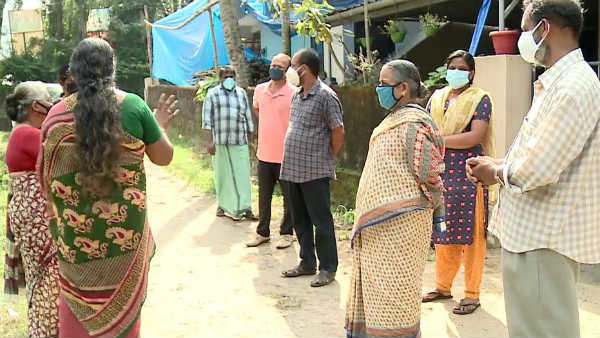 The people of Kalpetta area have decided to vote only for those who catch monkeys 